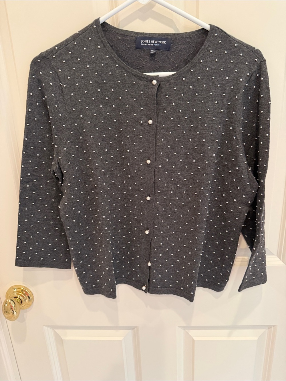 Women’s Jones New York petite medium sweater.